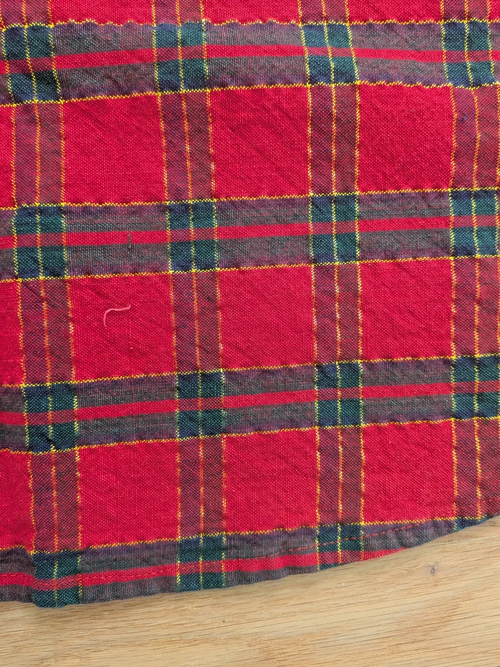 Red Plaid Round Holiday Tablecloth - Home Dining
